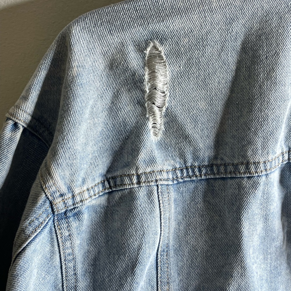 Distressed Ripped Light-wash Jean Jacket - Picture 4 of 4